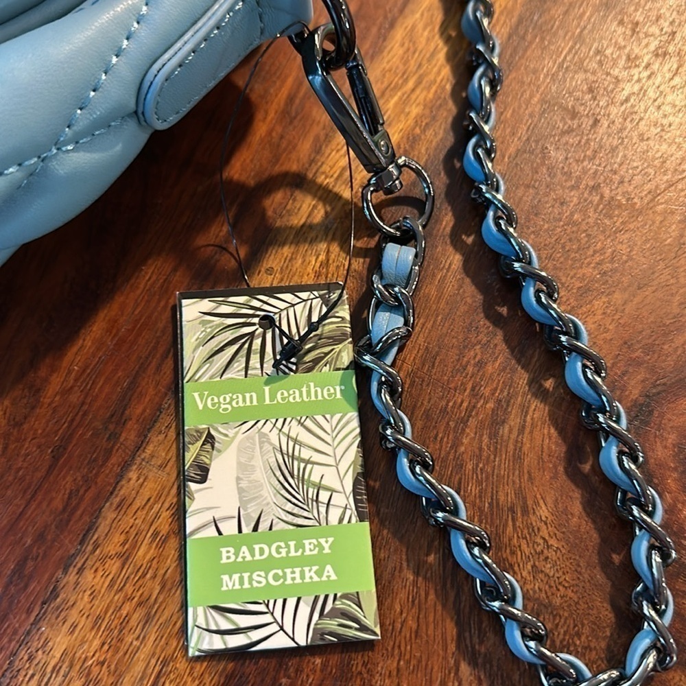 Badgley Mischka Quilted Crossbody - Picture 5 of 14